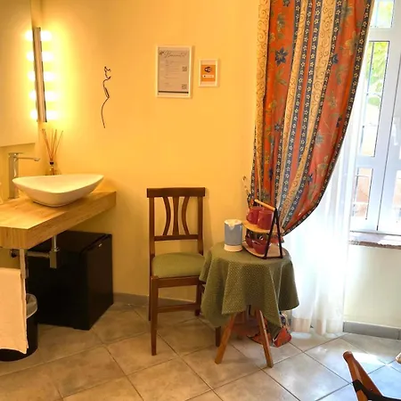 Le Camelie בית הארחה 3*