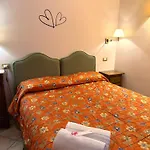 Le Camelie بيت ضيافة سيينا