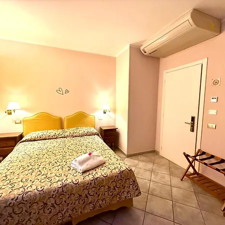 Le Camelie Πανσιόν Σιένα