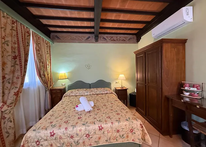 Le Camelie Сиена